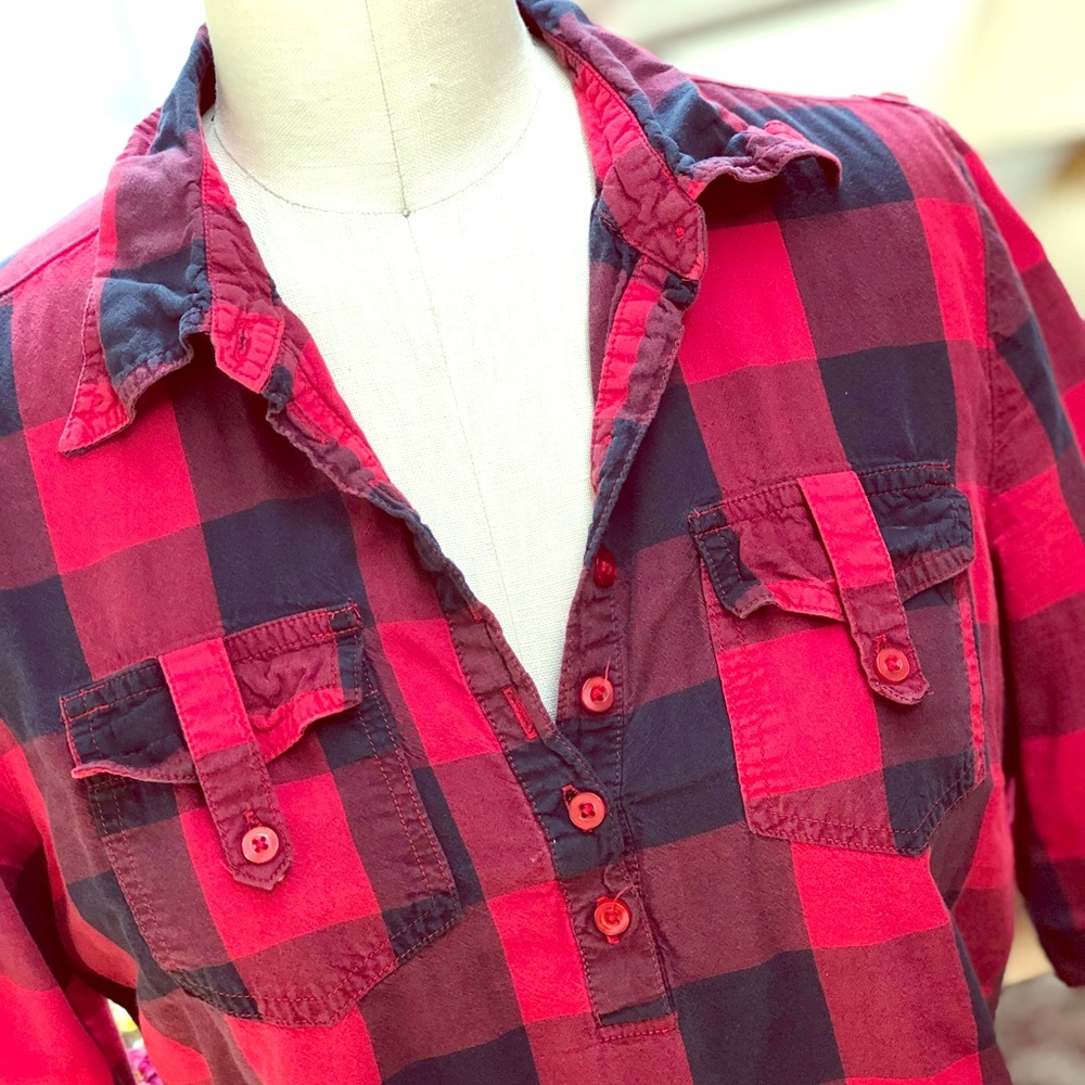 ❗️5/25❗️Short sleeved fitted pull over flannel